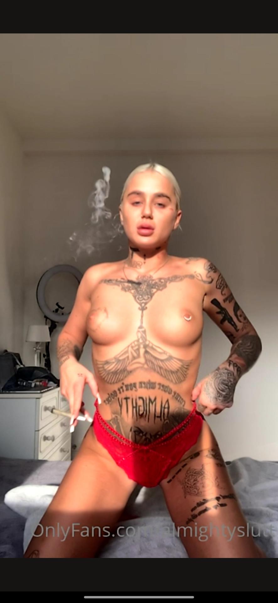 Almightyslutt / Amy Almighty Nude OnlyFans Leaks 1