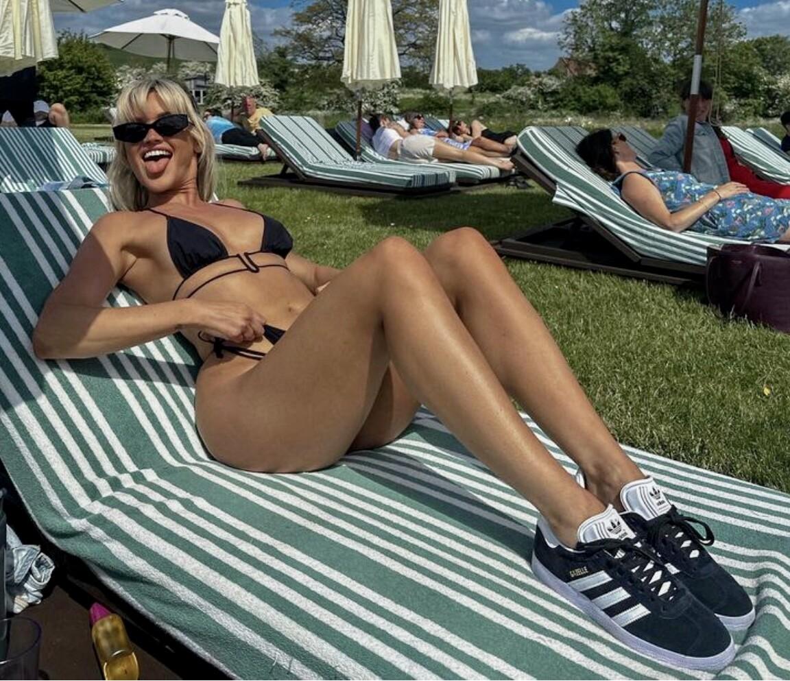 Ashley Roberts / robertsseann2 Nude OnlyFans Leaks 1