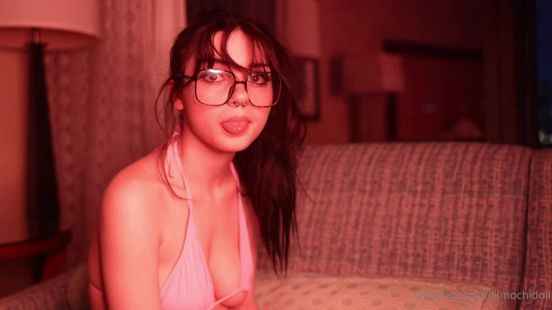 Lilmochidoll / lucifersexdoll Nude OnlyFans Leaks 1