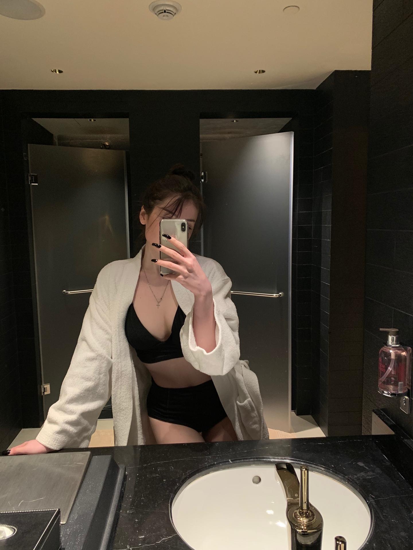 ratchetlbitchescocaina Nude OnlyFans Leaks 1