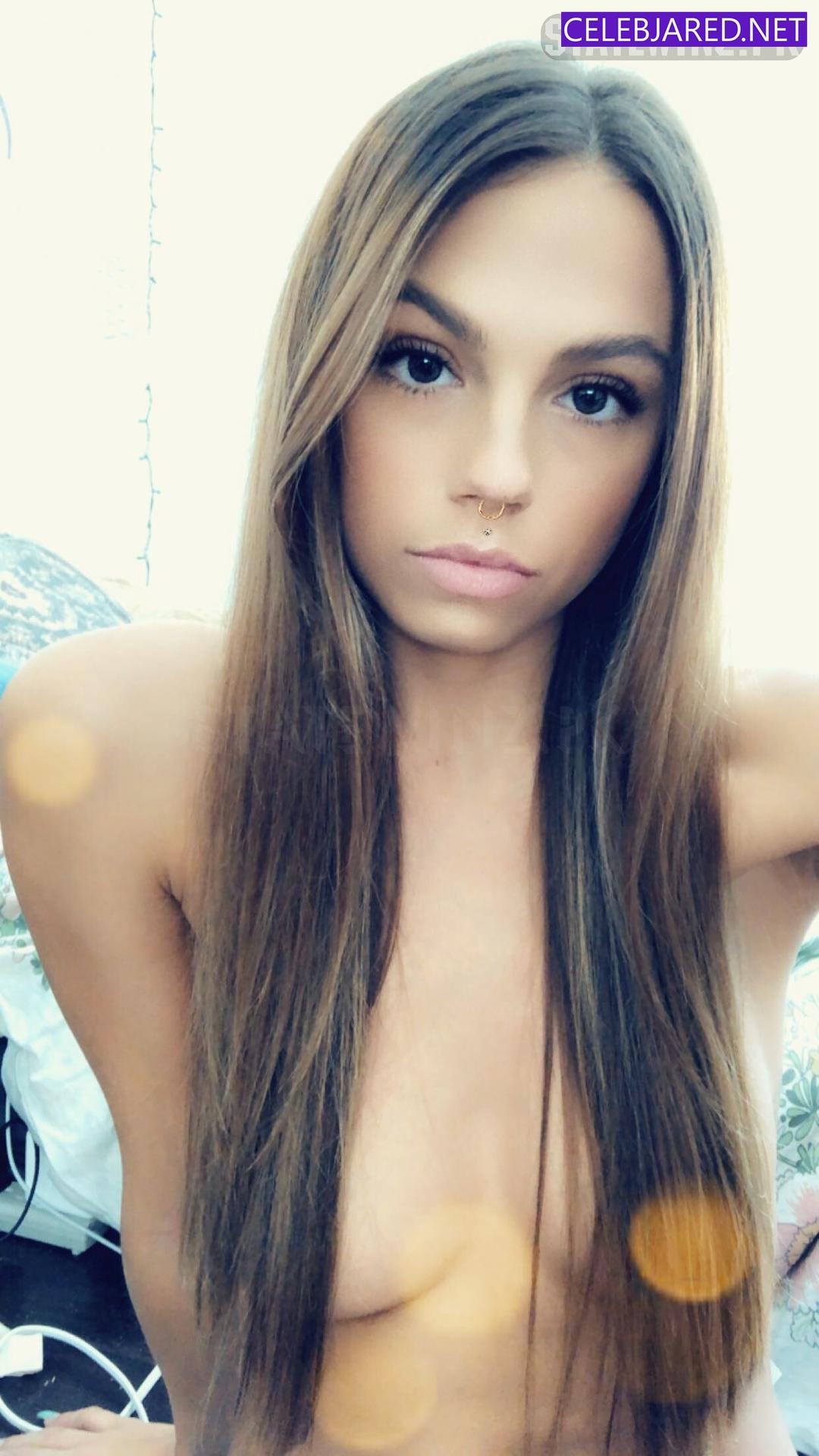 itzjolzy / sarahjolzzz Nude OnlyFans Leaks 1