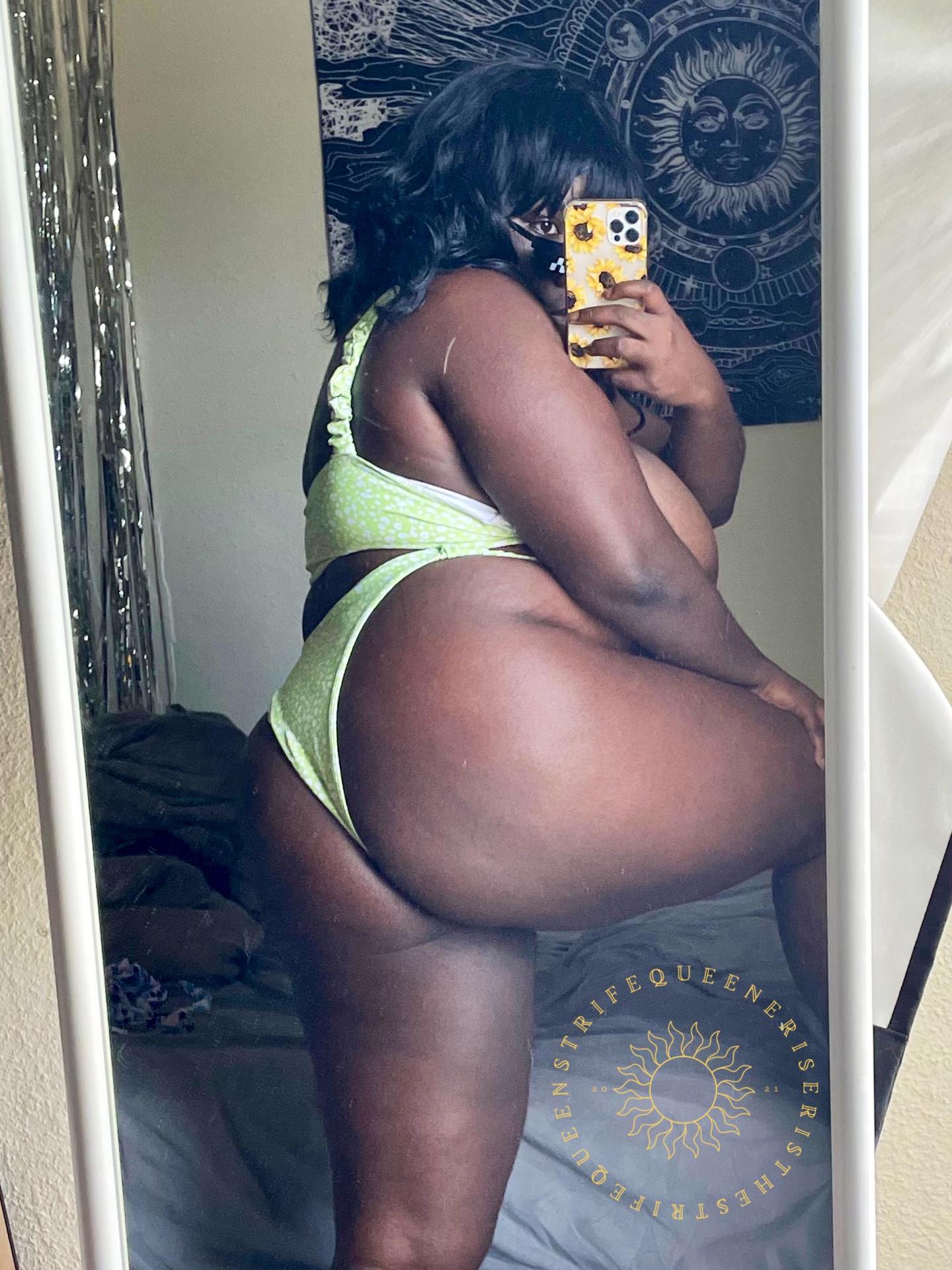 Strifequeeneris Nude OnlyFans Leaks 1
