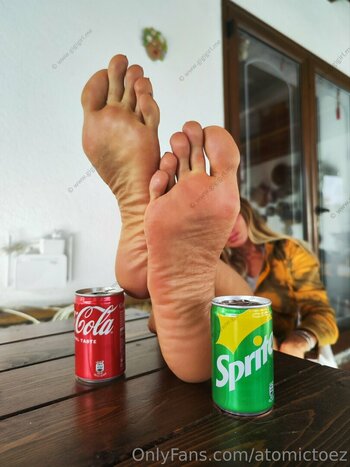 atomictoez / atomictoezz Nude Leaks OnlyFans Photo 25