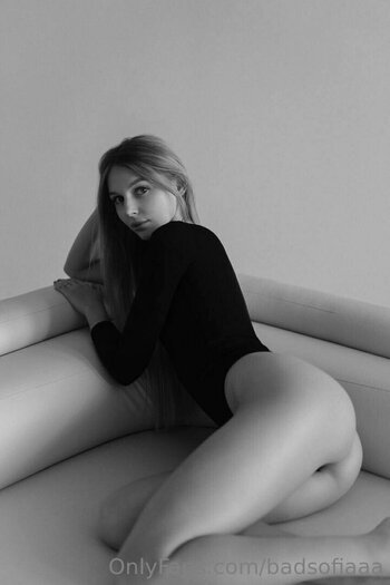 badsofiaaa Nude Leaks Photo 10