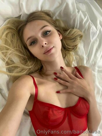 badsofiaaa Nude Leaks Photo 12