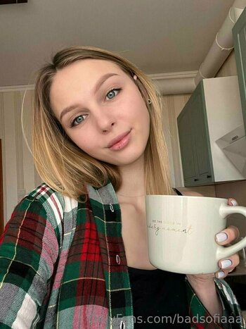 badsofiaaa Nude Leaks Photo 28