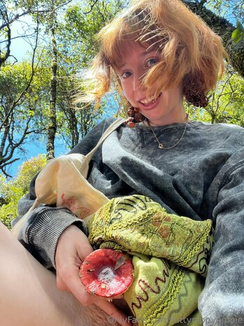 kittynippyhippie / littlenippyhippie Nude Leaks OnlyFans Photo 45