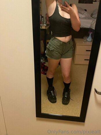 pixiealt Nude Leaks Photo 1