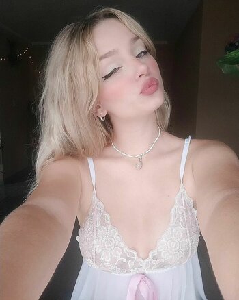 Pixiecatt / Kiki Sakura / _pixie__cat_ Nude Leaks OnlyFans Photo 8