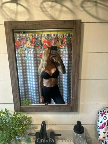 rubyroxanne Nude Leaks Photo 16