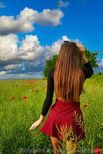 sensualbylaura Nude Leaks Photo 23