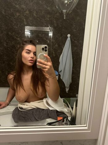 Sofia / sofi_juice / sofiiaa23_ Nude Leaks OnlyFans Photo 4