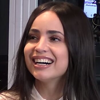 SofiaCarson Nude Leaks Photo 8