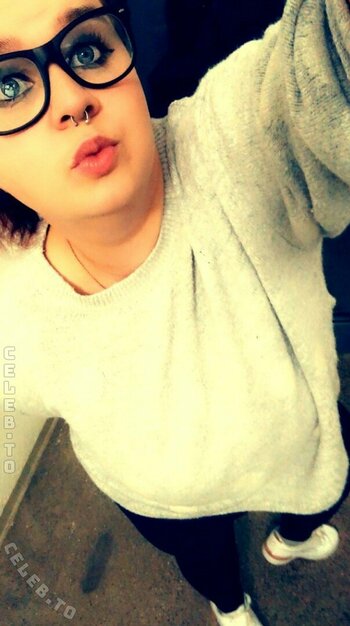 SophieSchmande / https: / sophie_schmande Nude Leaks Photo 13