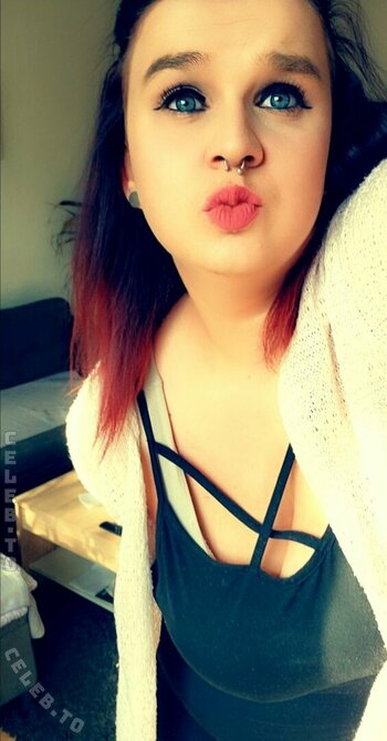 SophieSchmande / https: / sophie_schmande Nude Leaks Photo 20