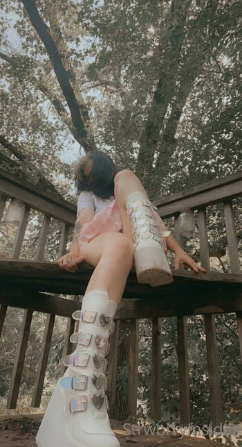 viinusflytrap Nude Leaks Photo 12