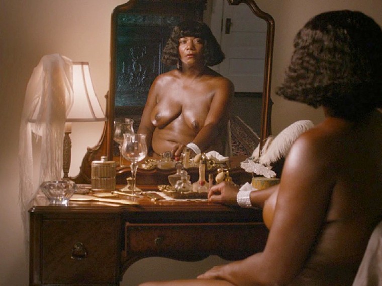 Queen-Latifah-Topless-In-The-Movie-Bessie-04-760x570