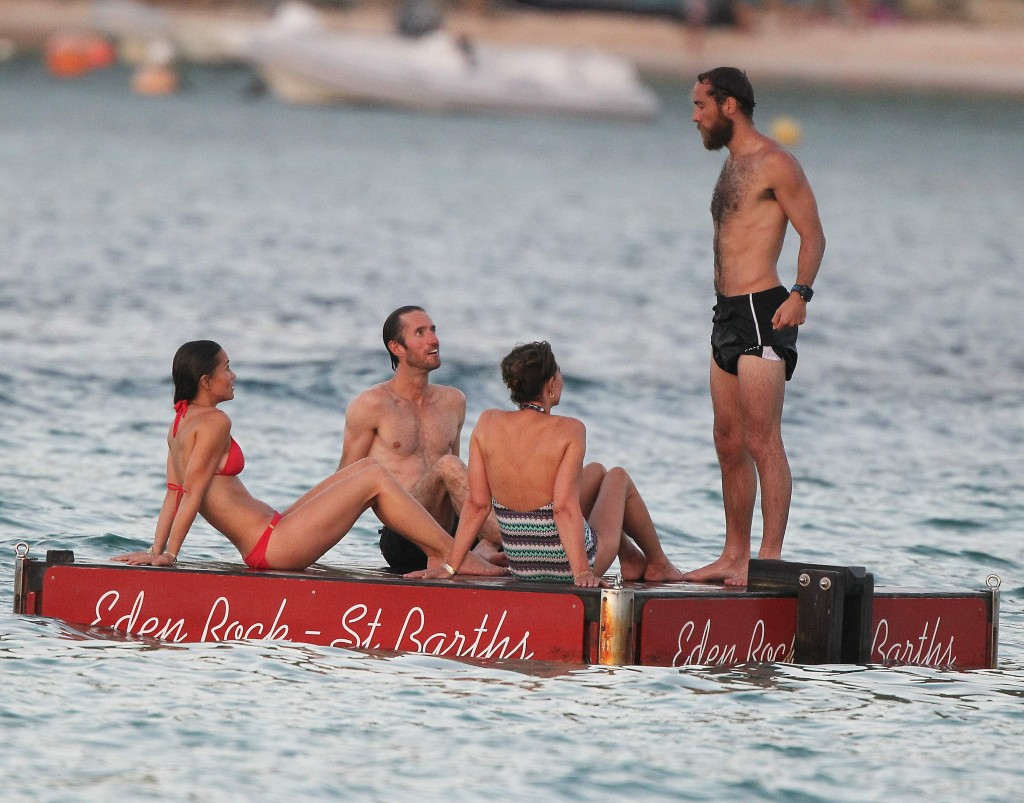 Pippa Middleton Bikini 28