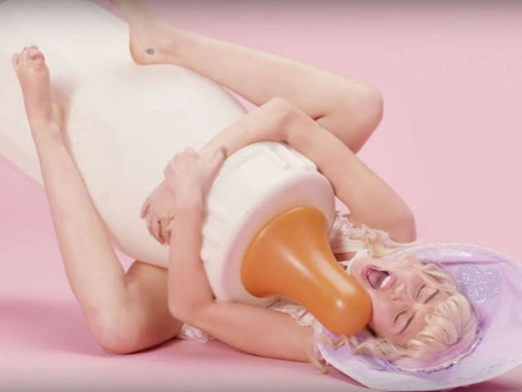 Miley-Cyrus-Sexy-8