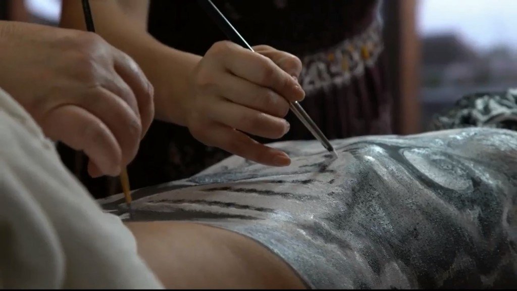 Ronda-Rousey-Bodypaint-BTS-2