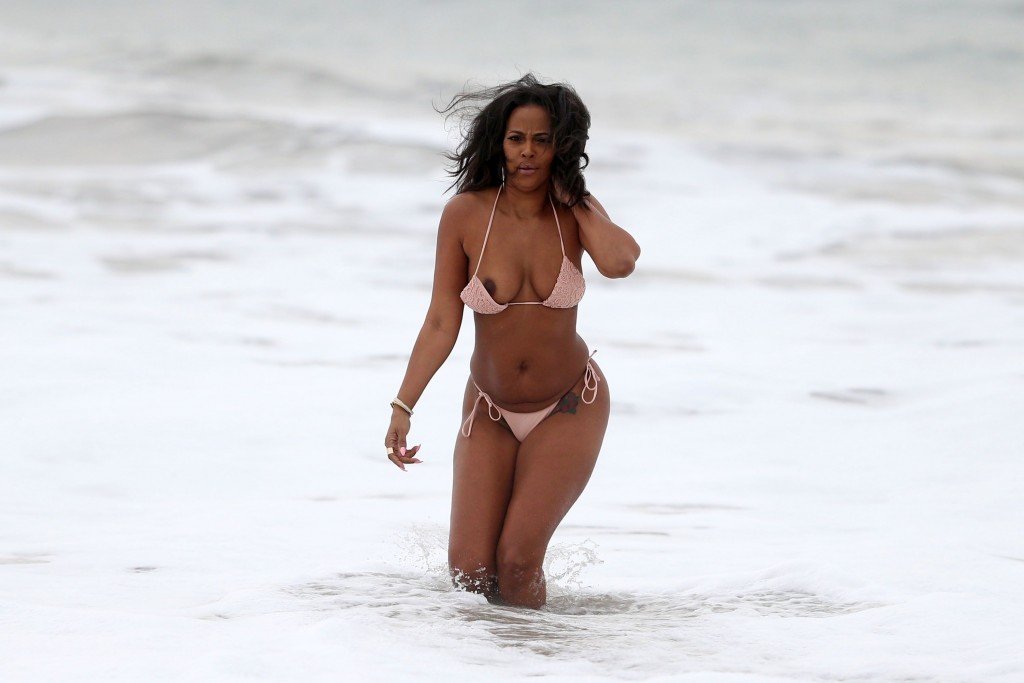 Sundy Carter Wardrobe Malfunction 18