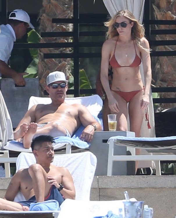 LeAnn Rimes in a Bikini 35