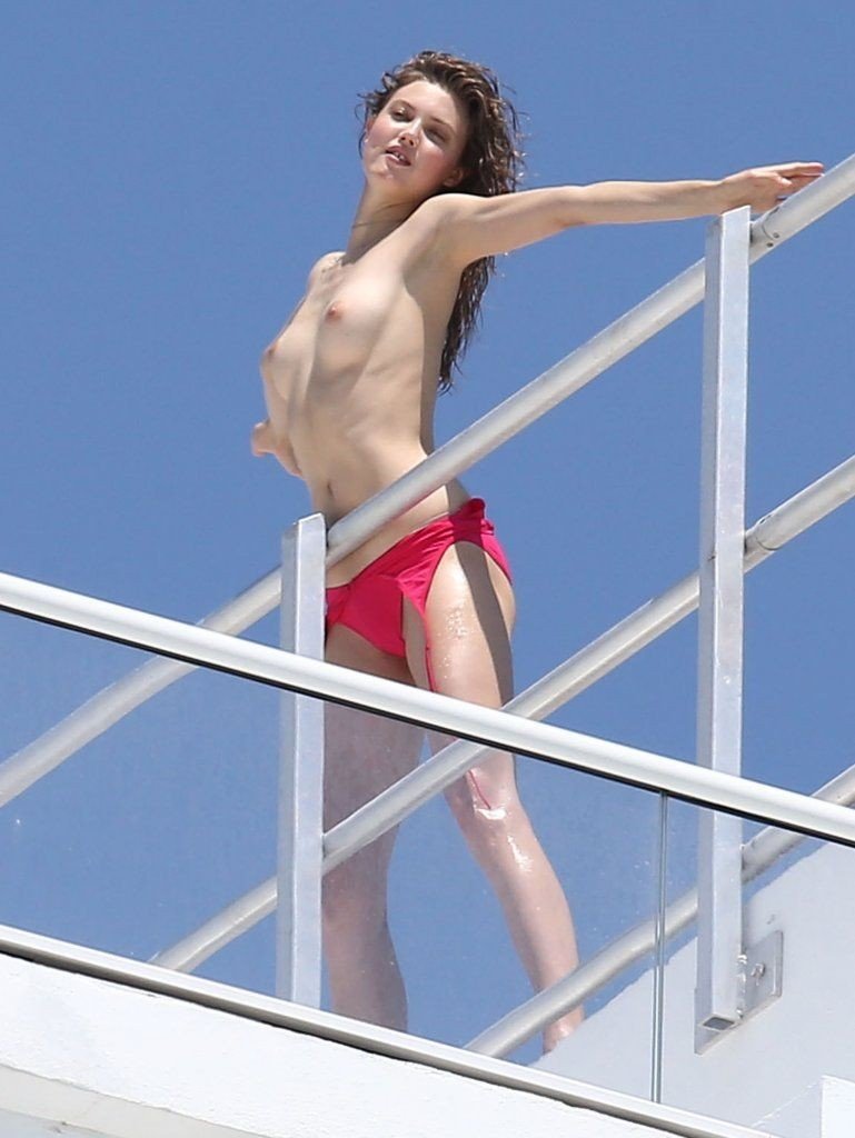 Lindsey Wixson Topless & Sexy 9