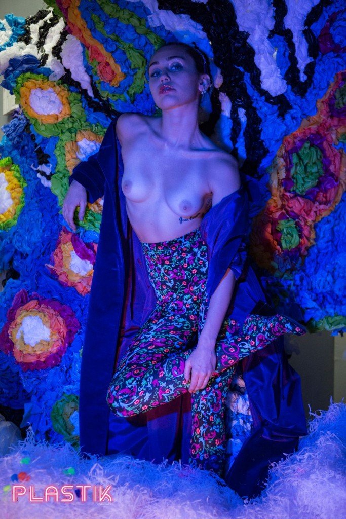 Miley Cyrus - Plastik Magazine 1