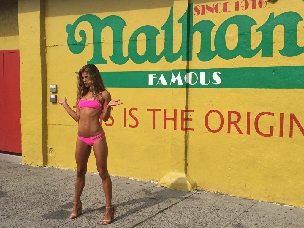 Nina Agdal Sexy 14