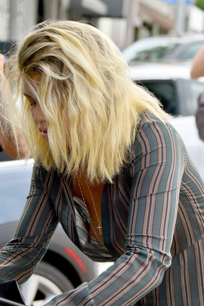 Sofia Richie Braless 19
