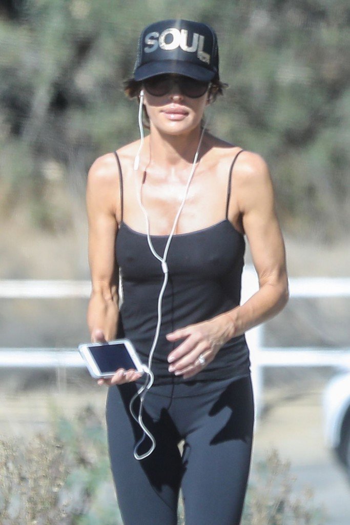 Lisa Rinna Sexy 3