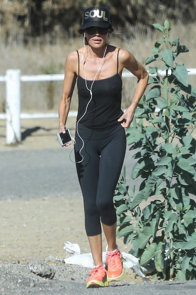 Lisa Rinna Sexy 9