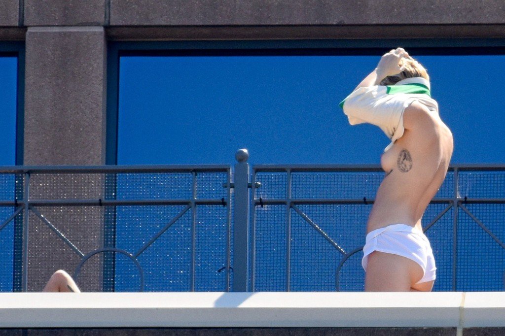 Miley Cyrus Topless  17