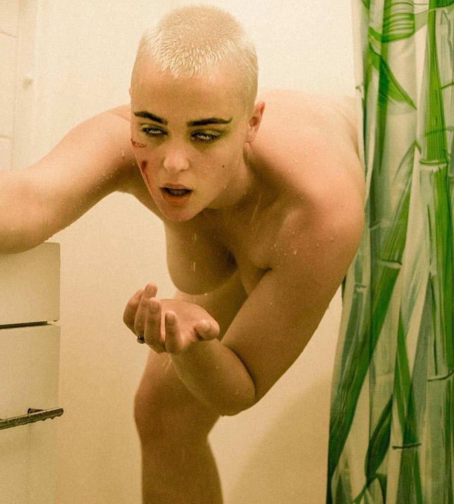 Stefania Ferrario Nude & Sexy 4