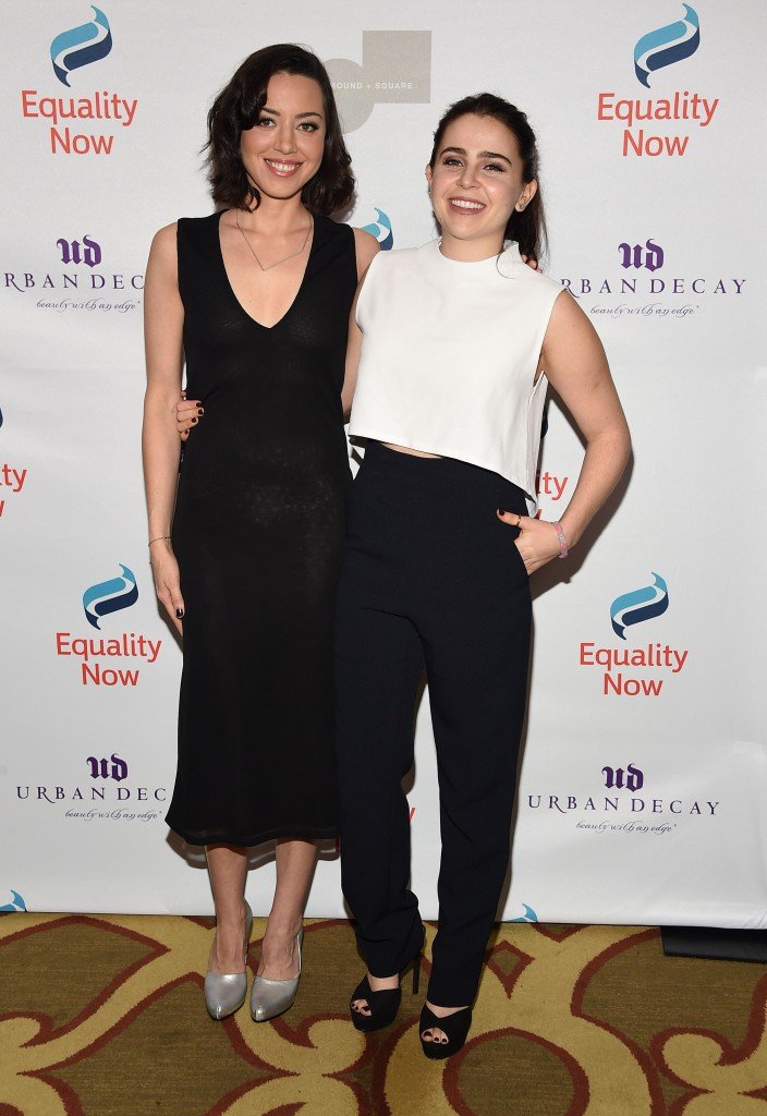 Aubrey Plaza Braless thefappening.so 6