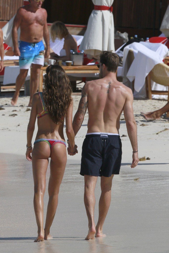 Izabel Goulart Sexy thefappening.so 10