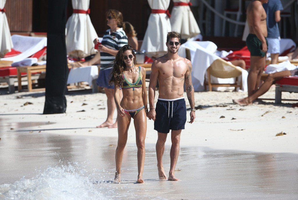 Izabel Goulart Sexy thefappening.so 68